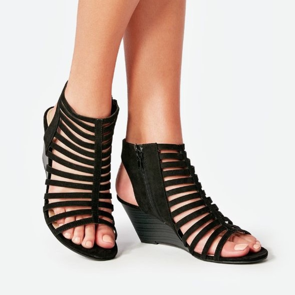 Sandals. Size 9